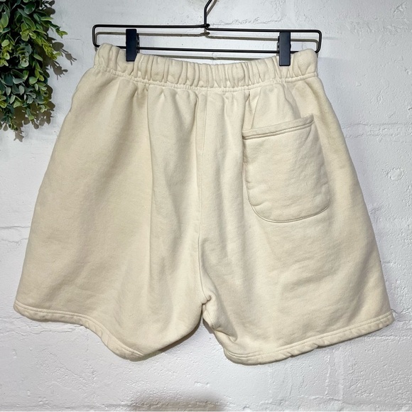 Fear Of God•Essentials Sweat Shorts•Cream•Size X-Large - Picture 3 of 11